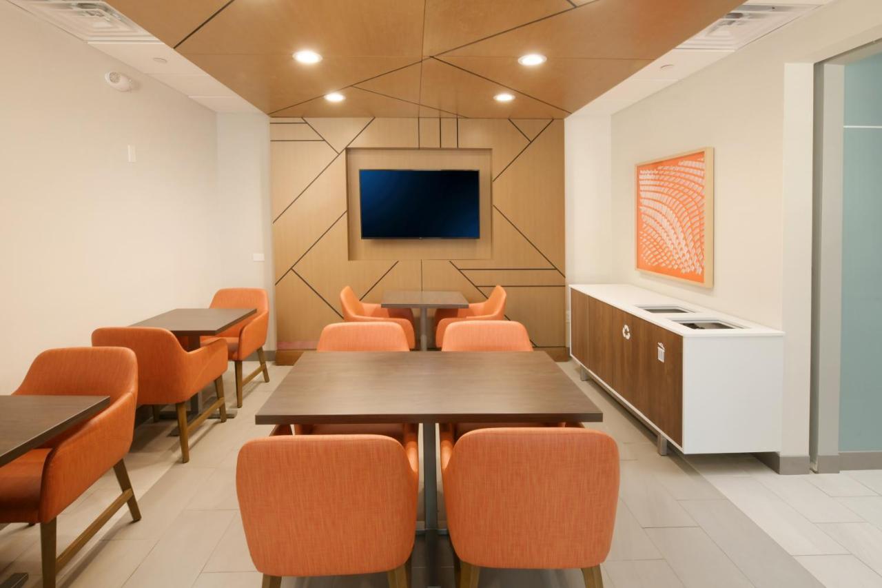Holiday Inn Express & Suites - Williamstown - Glassboro By Ihg Dış mekan fotoğraf