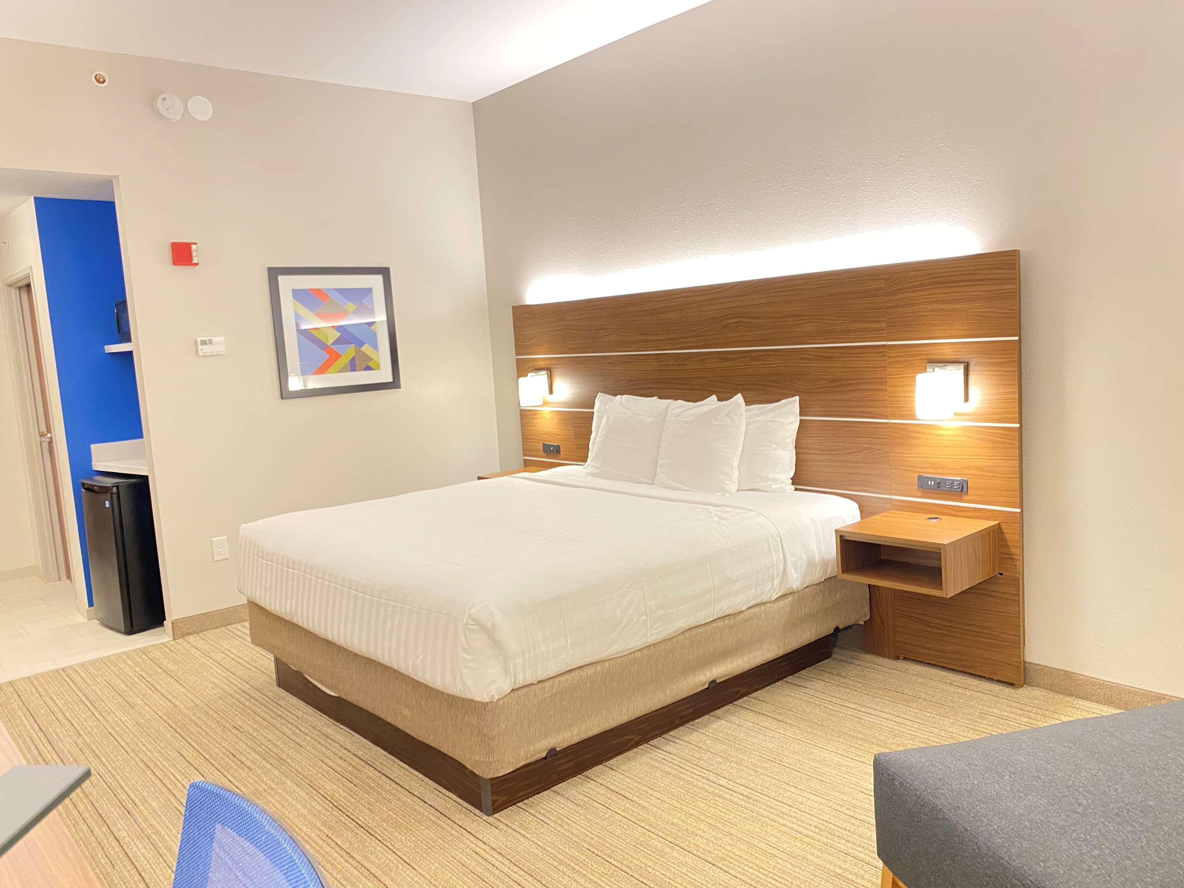 Holiday Inn Express & Suites - Williamstown - Glassboro By Ihg Dış mekan fotoğraf