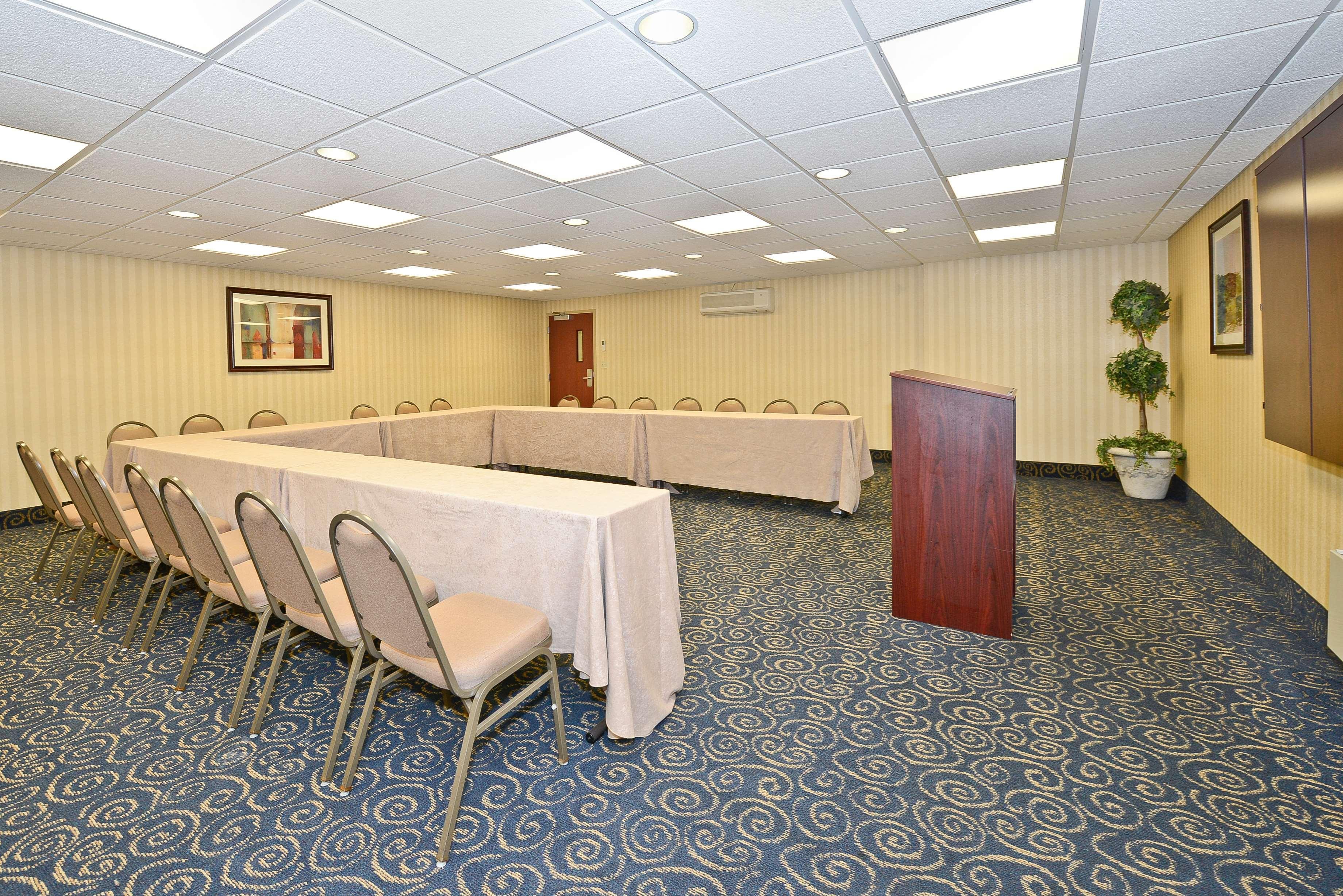 Holiday Inn Express & Suites - Williamstown - Glassboro By Ihg Dış mekan fotoğraf
