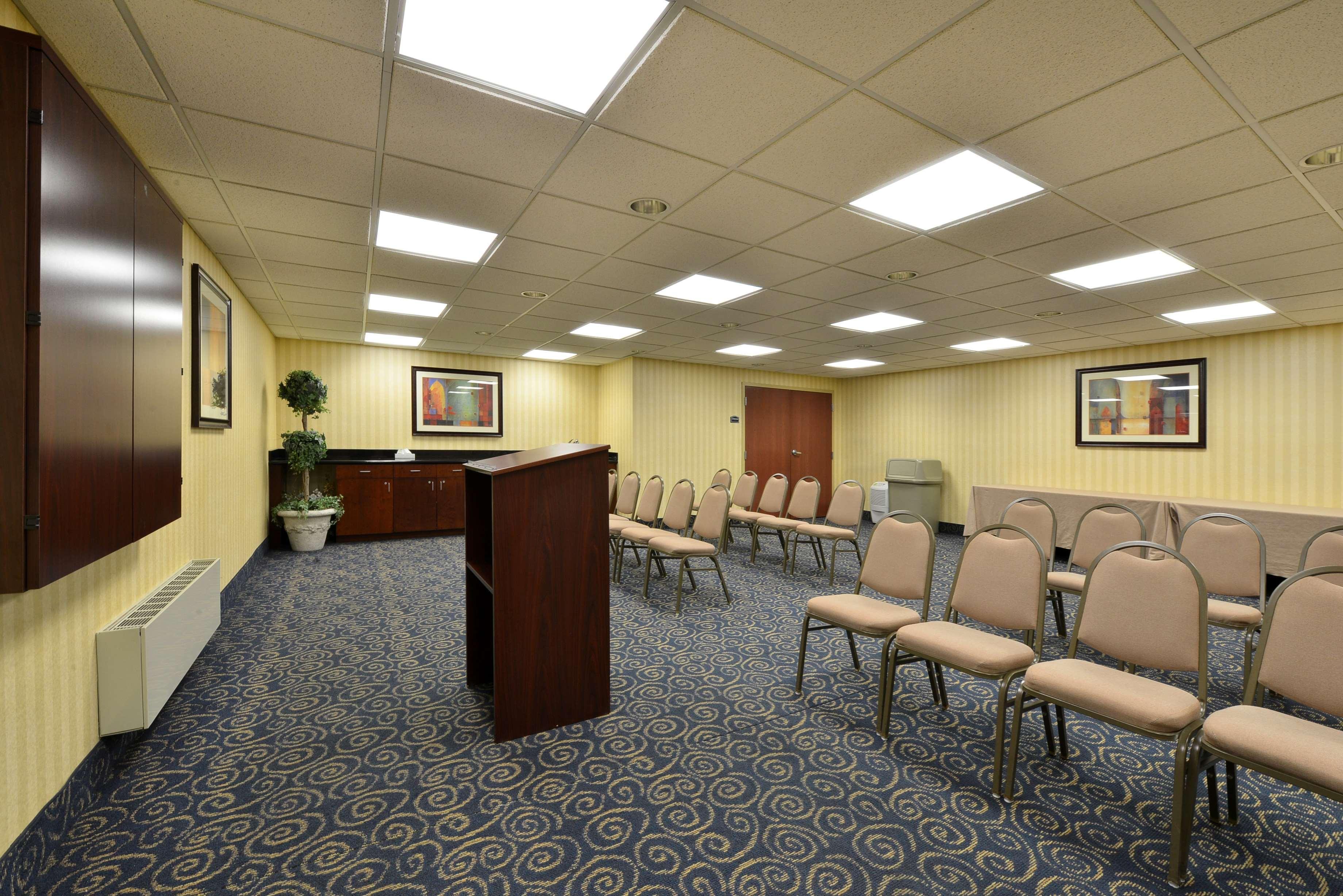 Holiday Inn Express & Suites - Williamstown - Glassboro By Ihg Dış mekan fotoğraf