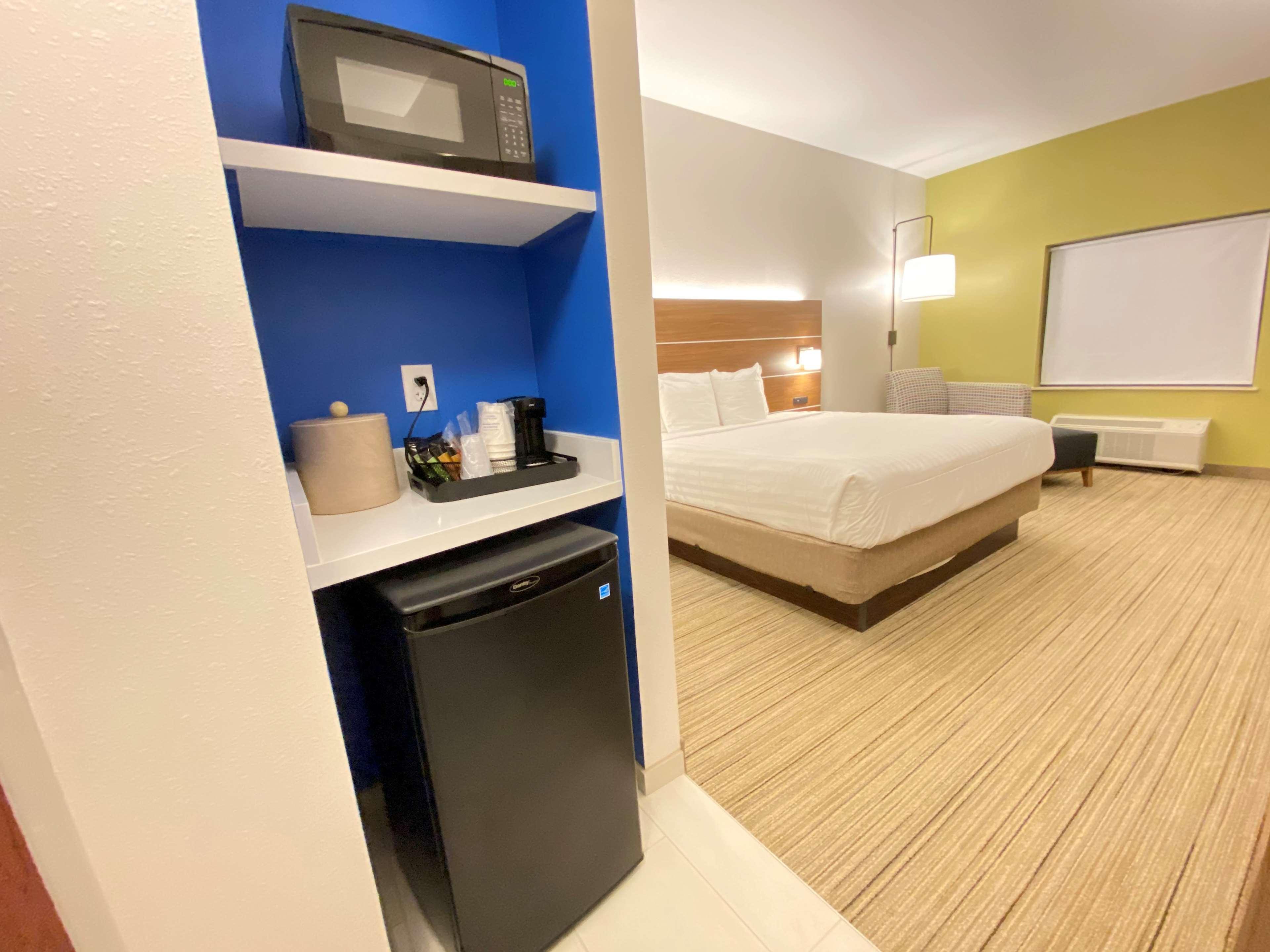 Holiday Inn Express & Suites - Williamstown - Glassboro By Ihg Dış mekan fotoğraf