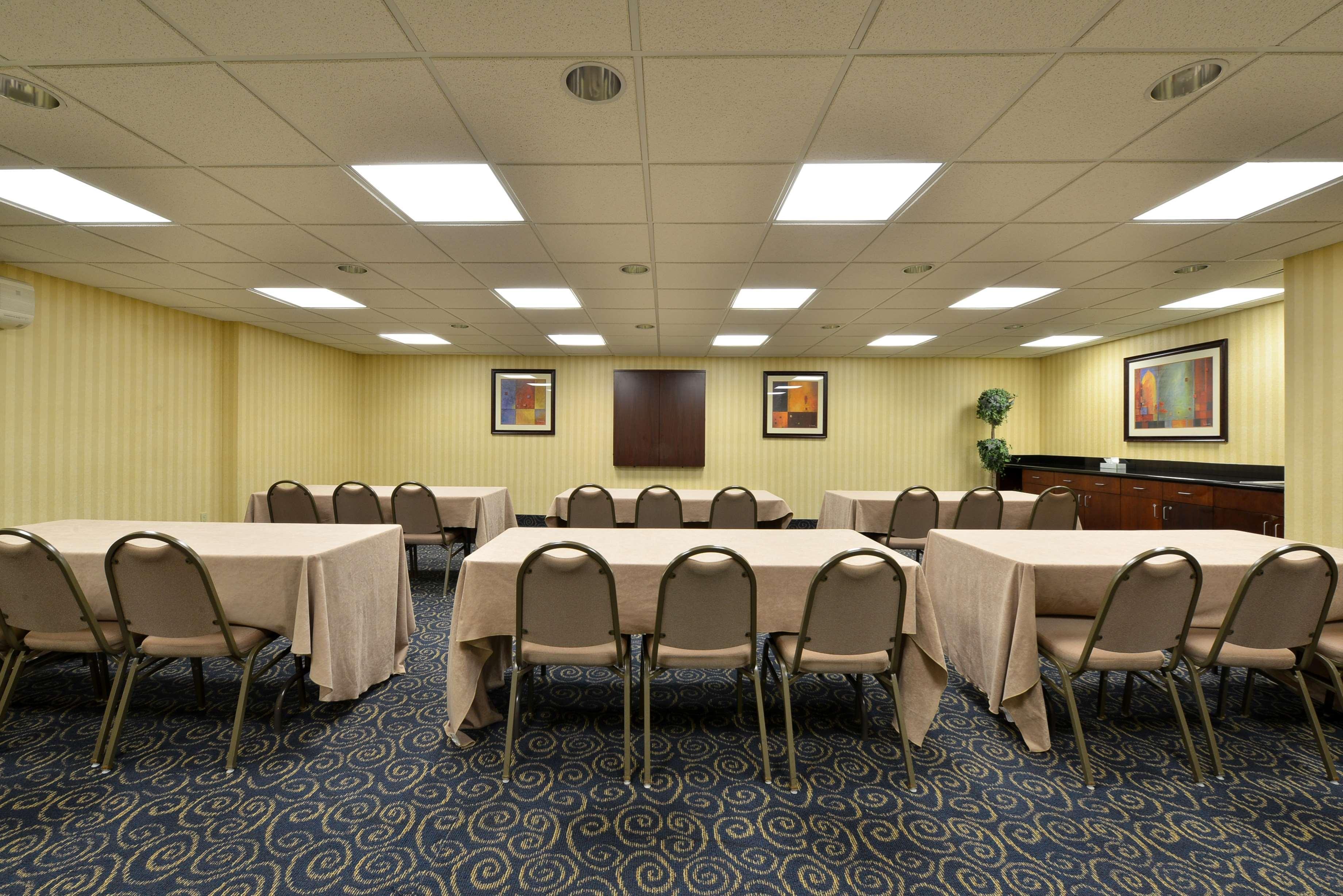 Holiday Inn Express & Suites - Williamstown - Glassboro By Ihg Dış mekan fotoğraf